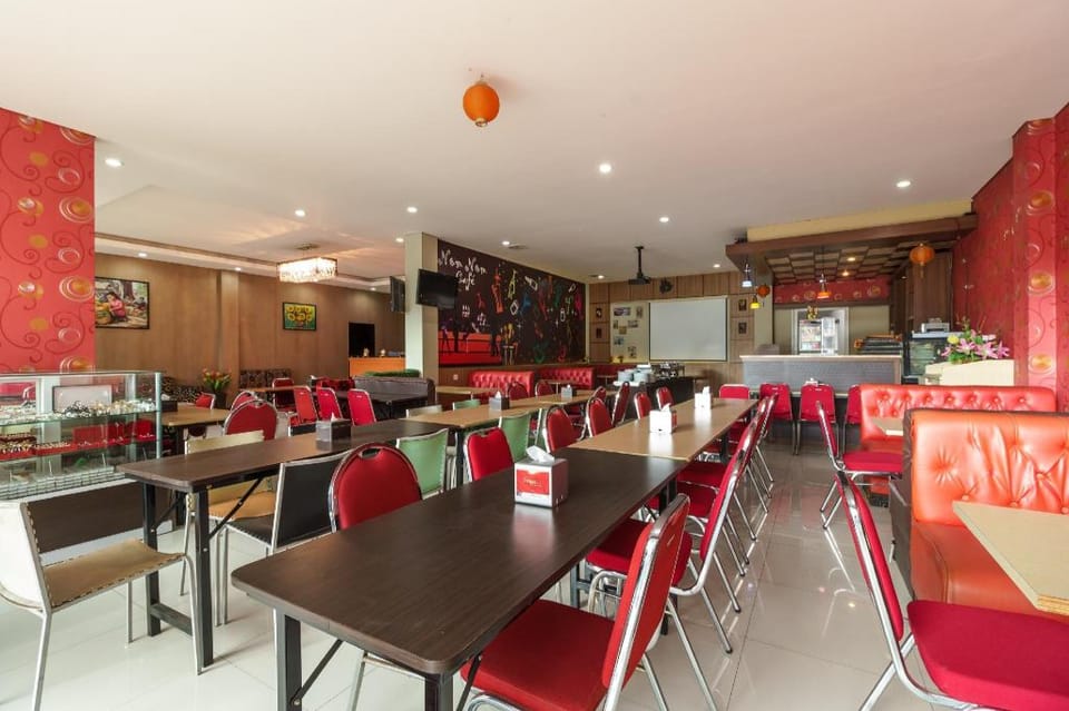 RedDoorz Plus near Sangkareang Park Hotel in West Nusa Tenggara, Indonesia