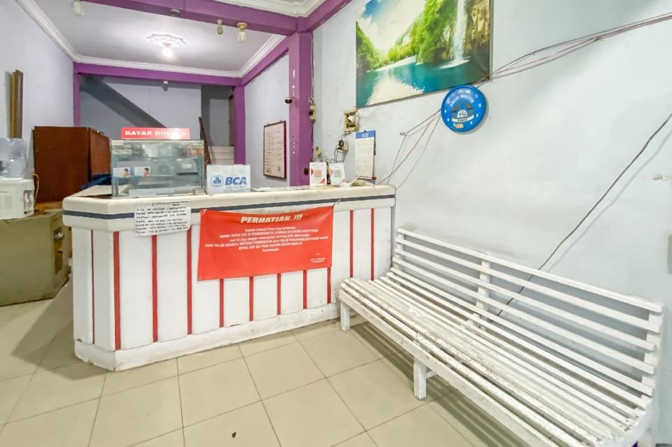 RedDoorz @ Hotel Roda Mas 2 near Gor Satria Hotel in Indonesia