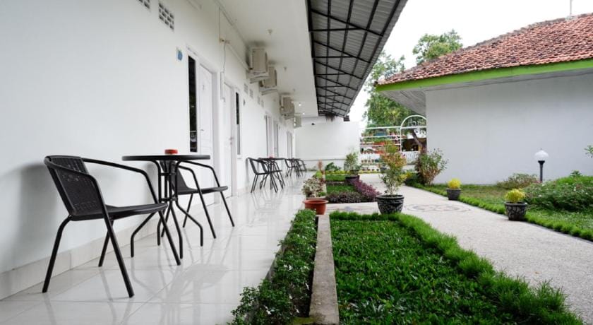 RedDoorz near Mataram University Bed and Breakfast in West Nusa Tenggara, Indonesia
