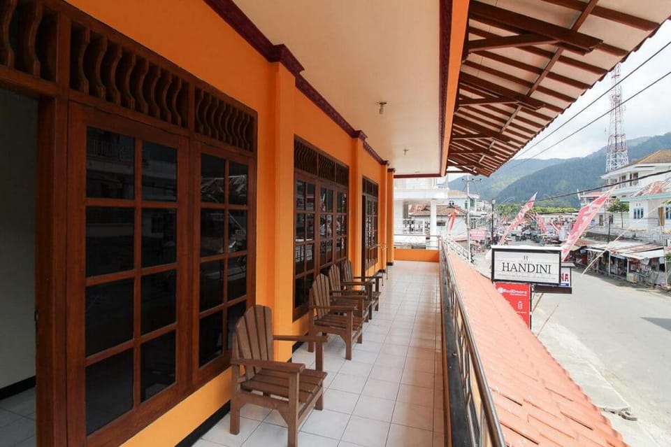 RedDoorz near Sarangan Lake Bed and Breakfast in East Java