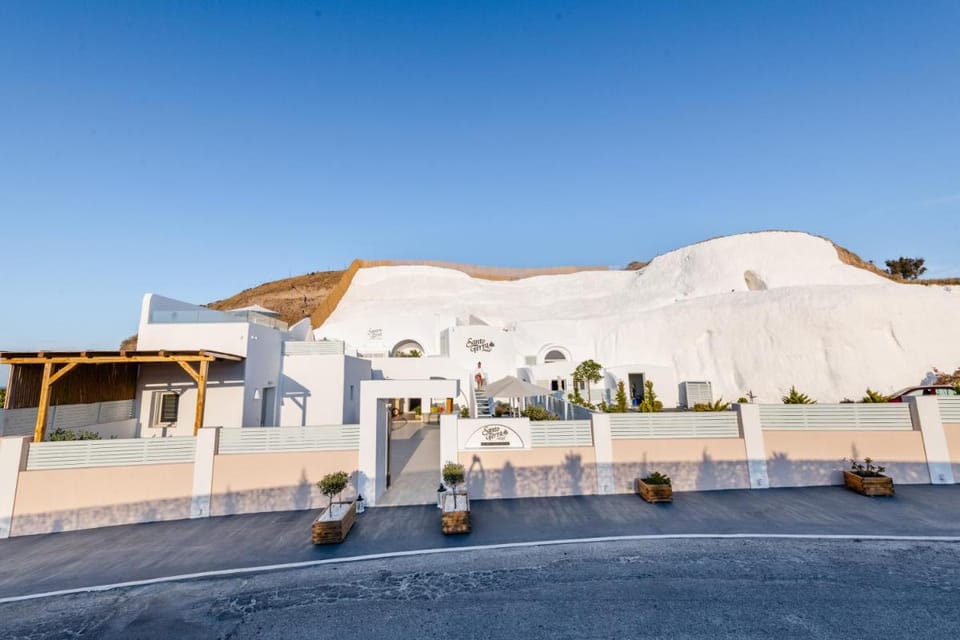 Santoterra Antigua Suites Bed and Breakfast in Santorini