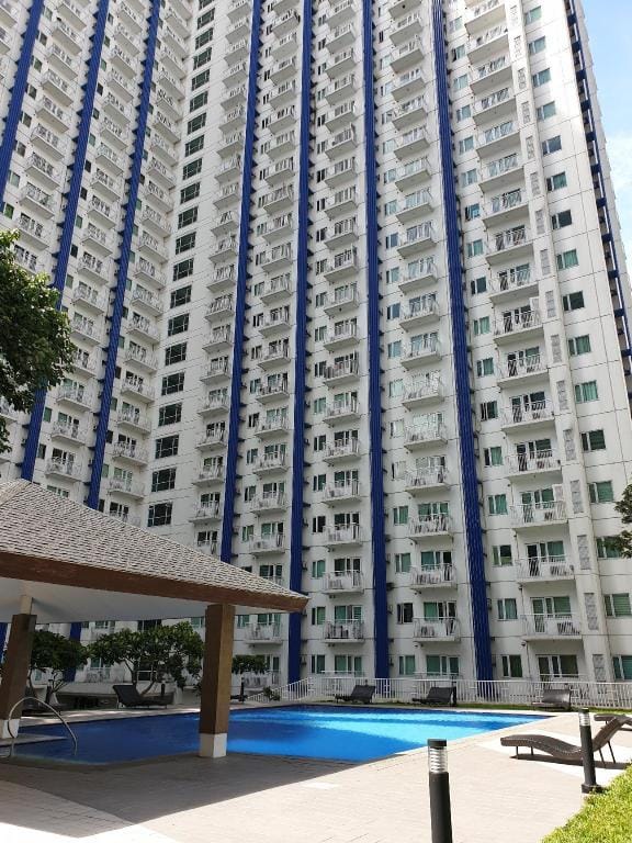 Grass Tower 4 Fern Hotel in Quezon City