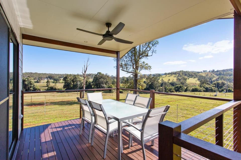 Valley Cabins By The Creek Villa in Queensland