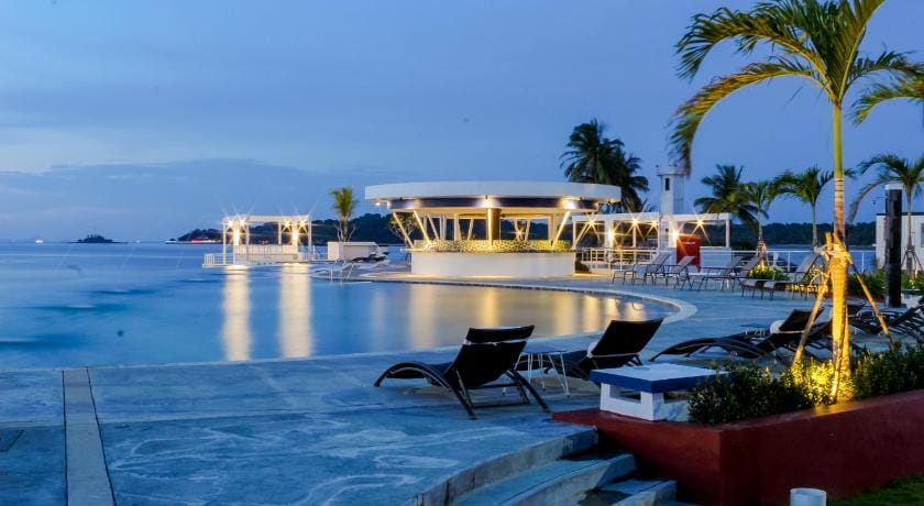 Doulos Phos The Ship Hotel Hotel in Teluk Sebong