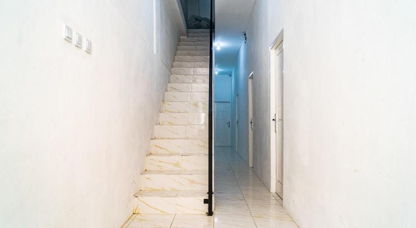 RedDoorz near Tarumanagara University Bed and Breakfast in Jakarta