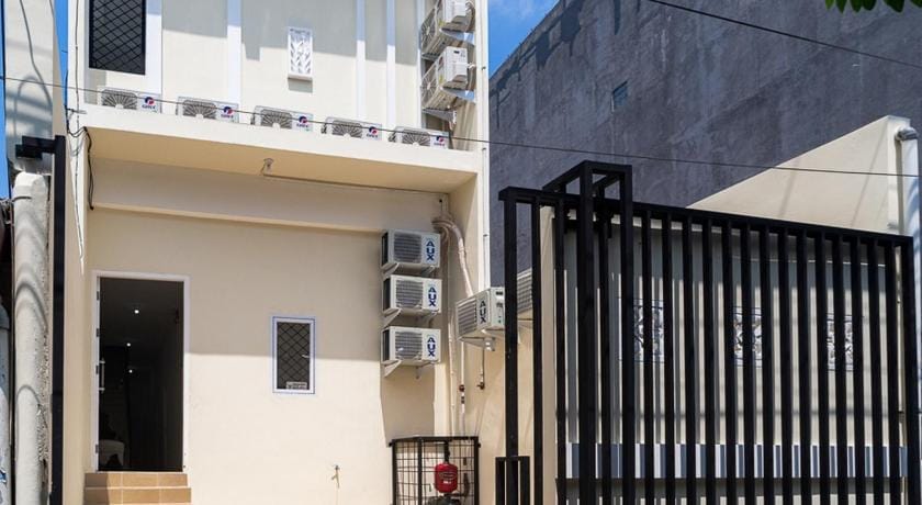 RedDoorz near Tarumanagara University Bed and Breakfast in Jakarta