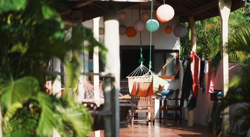 Romance in Bey Bed and Breakfast in Sri Lanka