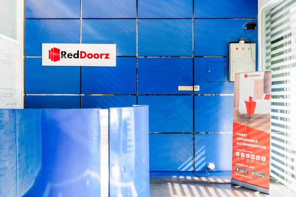 RedDoorz Plus near Taman Ismail Marzuki Bed and Breakfast in Jakarta