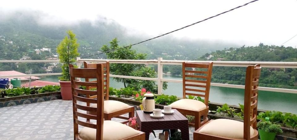 CRYSTAL LAKEVIEW HOMESTAY Vacation rental in Uttarakhand