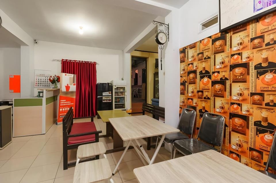RedDoorz Syariah near Ciledug Station Hotel in West Java