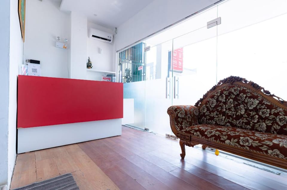 RedDoorz near Hang Nadim Batam Airport Bed and Breakfast in Riau Islands, Indonesia