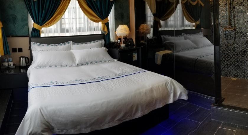 Star City Hotel Bed and Breakfast in Hong Kong