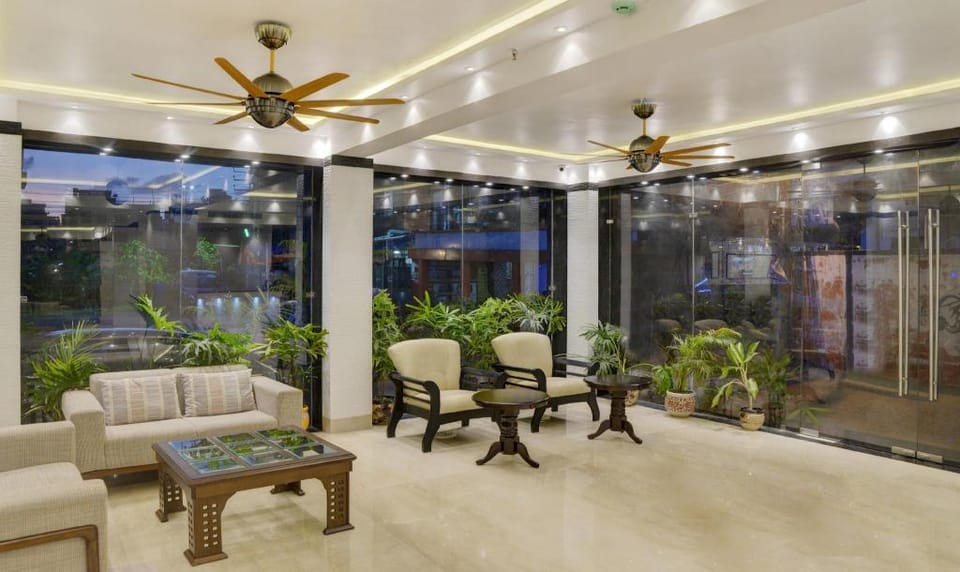 Treebo Premium The Crystal, Chinar Park Hotel in Kolkata