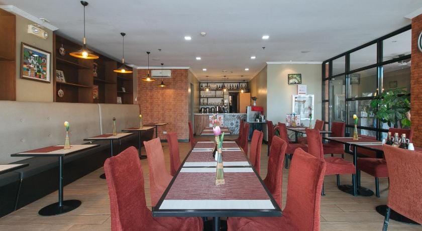 RedDoorz Plus near Bamboo Organ Las Piñas Hotel in Las Pinas