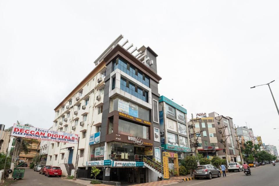 Capital O Seatree Hotel in Visakhapatnam