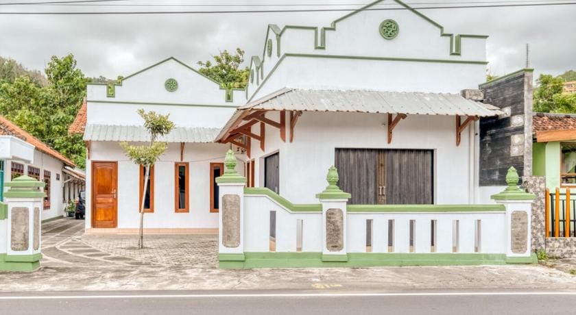RedDoorz near Wisata Pantai Parangtritis Bed and Breakfast in Special Region of Yogyakarta