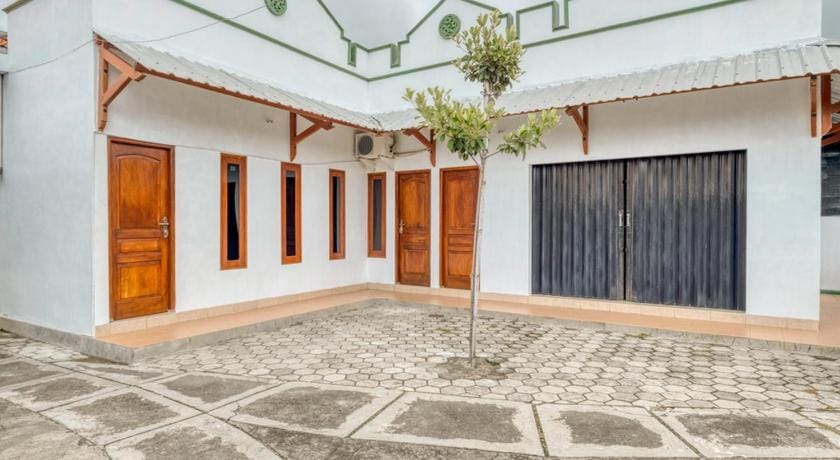 RedDoorz near Wisata Pantai Parangtritis Bed and Breakfast in Special Region of Yogyakarta