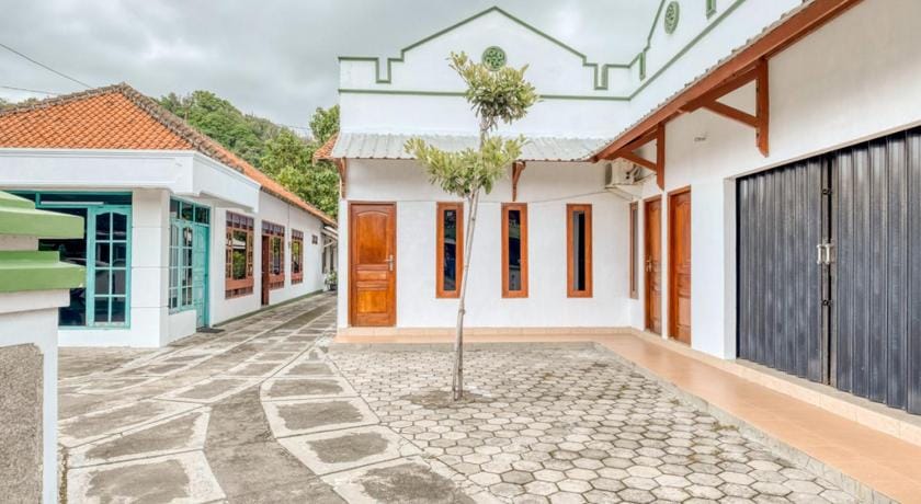 RedDoorz near Wisata Pantai Parangtritis Bed and Breakfast in Special Region of Yogyakarta