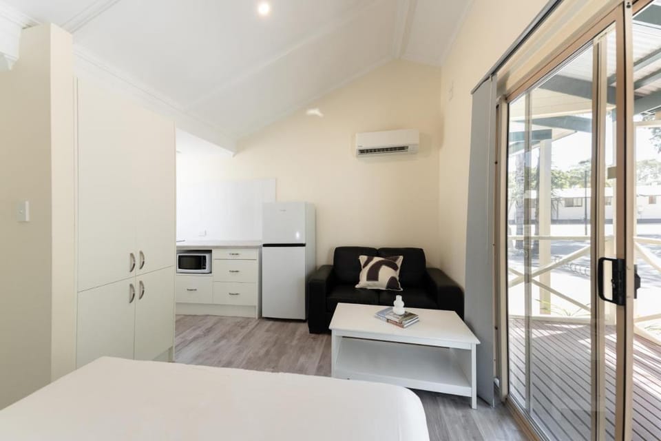 Highway 1 Holiday & Lifestyle Park Hotel in Adelaide