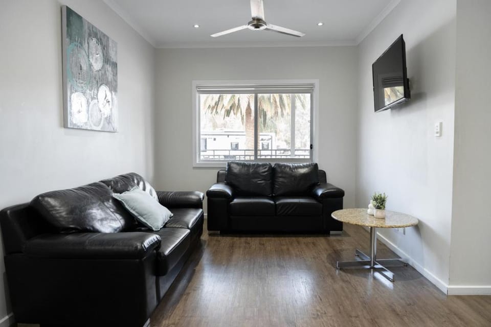 Highway 1 Holiday & Lifestyle Park Hotel in Adelaide