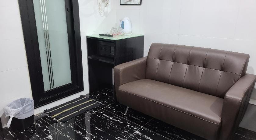 HOSTEL 16 Bed and Breakfast in Hong Kong