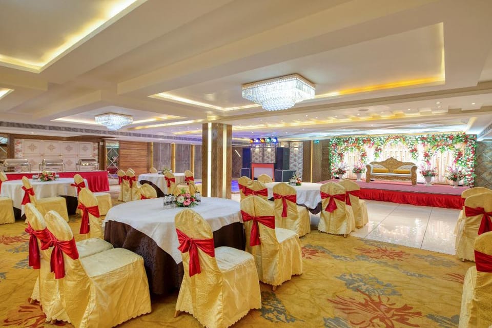OM Clarks Inn Hotel, Raebareli Hotel in Uttar Pradesh