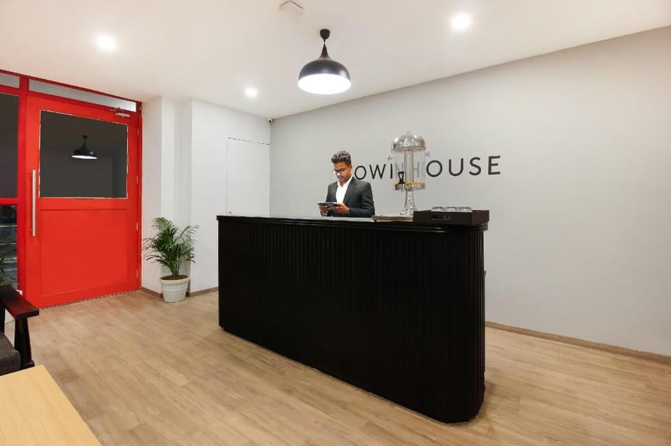 OYO TOWNHOUSE NEAR ESI HOSPITAL, SR NAGAR Hotel in Hyderabad