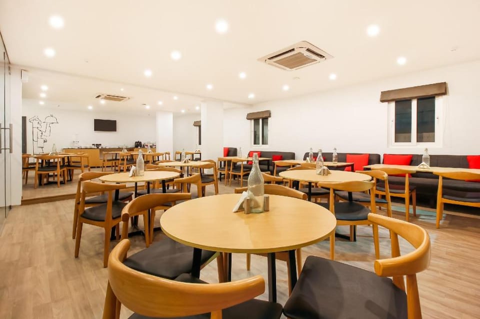 OYO TOWNHOUSE NEAR ESI HOSPITAL, SR NAGAR Hotel in Hyderabad