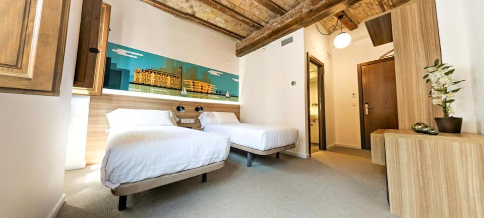 Original Domino House Bed and Breakfast in Valencia