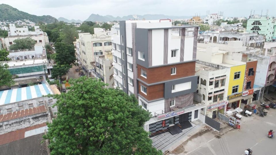 Hotel Sri Ram Grand Hotel in Vijayawada