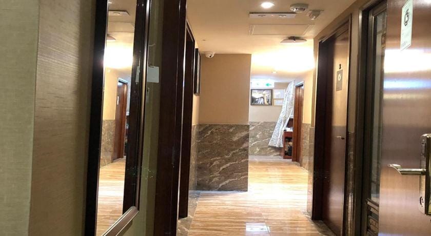 Rich Hostel Bed and Breakfast in Hong Kong