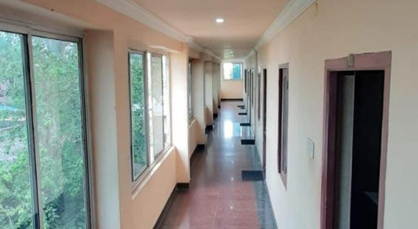 Prakash Hotel Lodge in Sri Lanka
