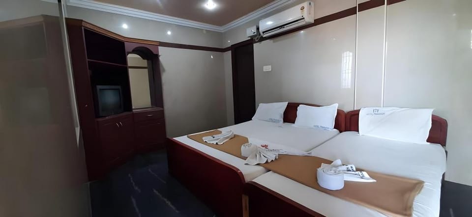 Prakash Hotel Lodge in Sri Lanka