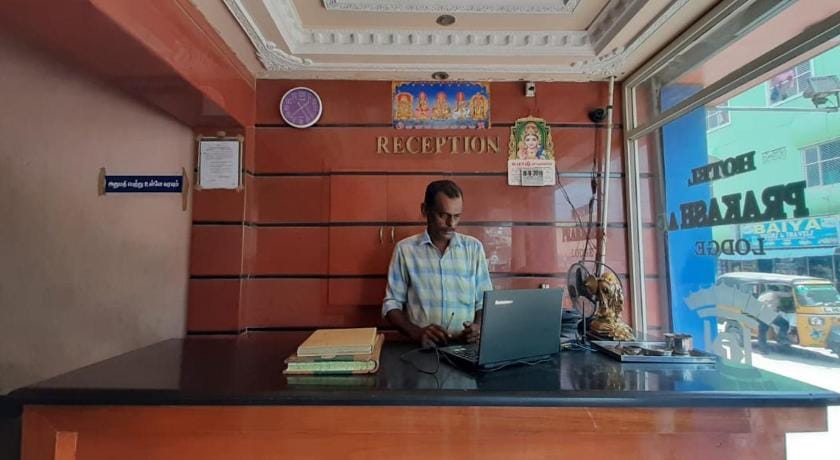 Prakash Hotel Lodge in Sri Lanka