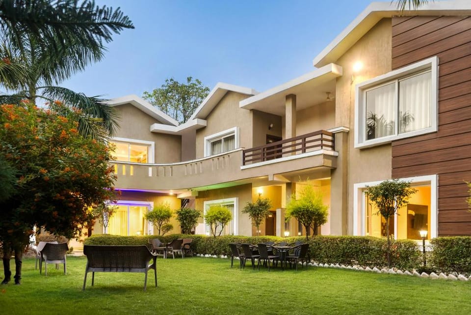 Maulik Mansion Resort Hotel in Uttarakhand