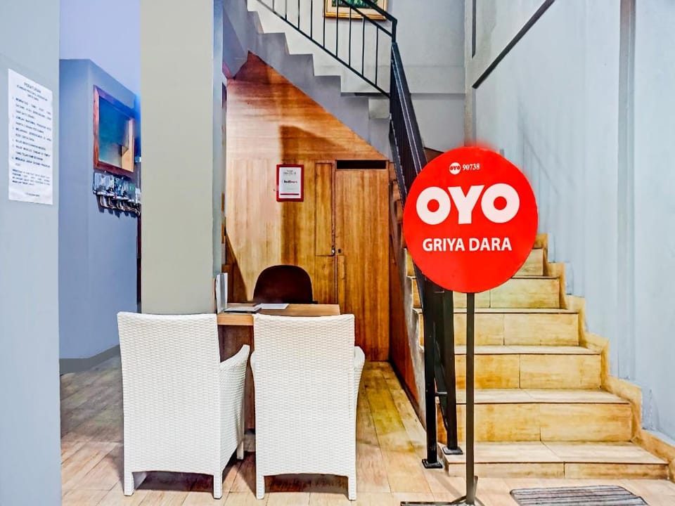 OYO 90738 Griya Dara Near Swimming Pool Essence Dharmawangsa JAKARTA Hotel in South Jakarta City