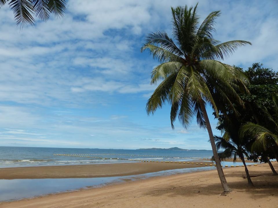 Cushy Friendly villa Vacation rental in Chon Buri Changwat