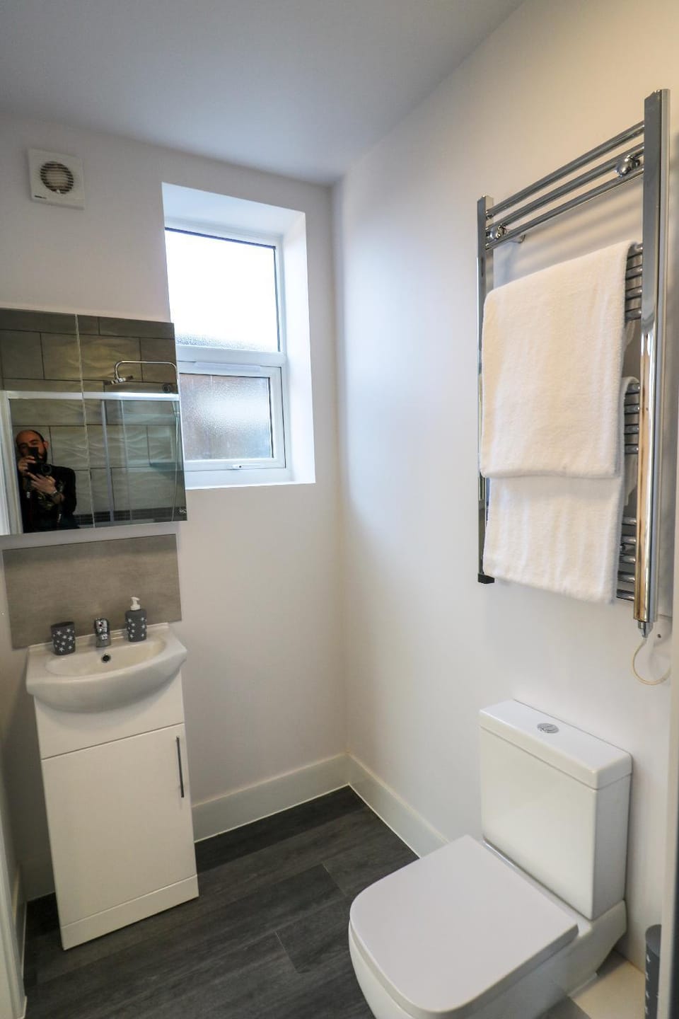 Stylish studio next to Kingsbury F2 Apartment in Edgware