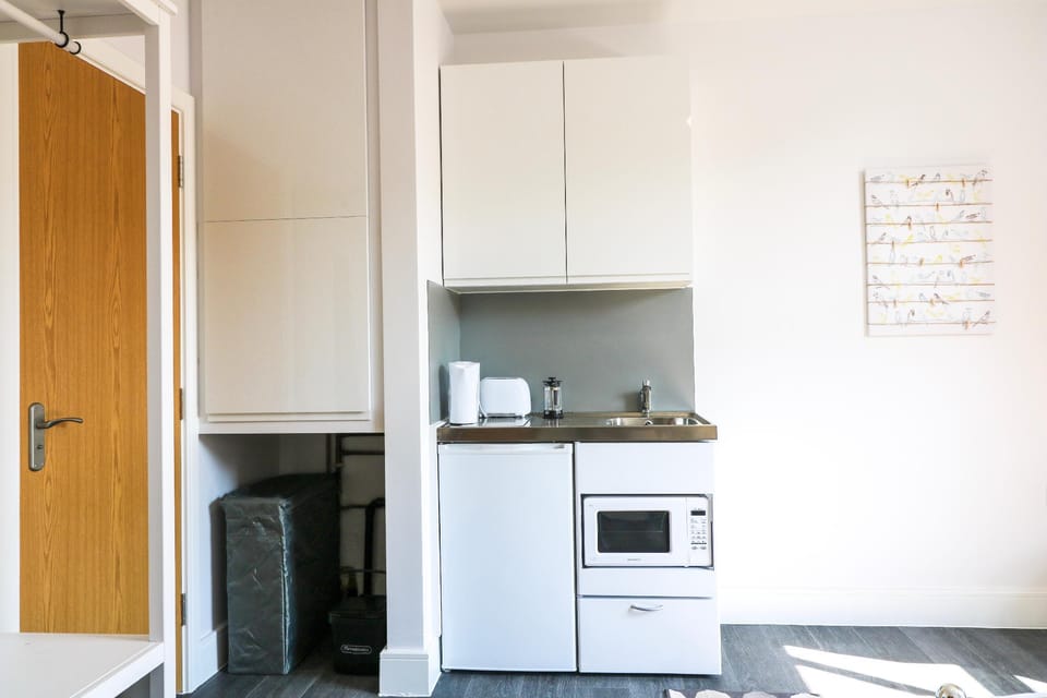 Stylish Studio Kingsbury F3 Apartment in Edgware