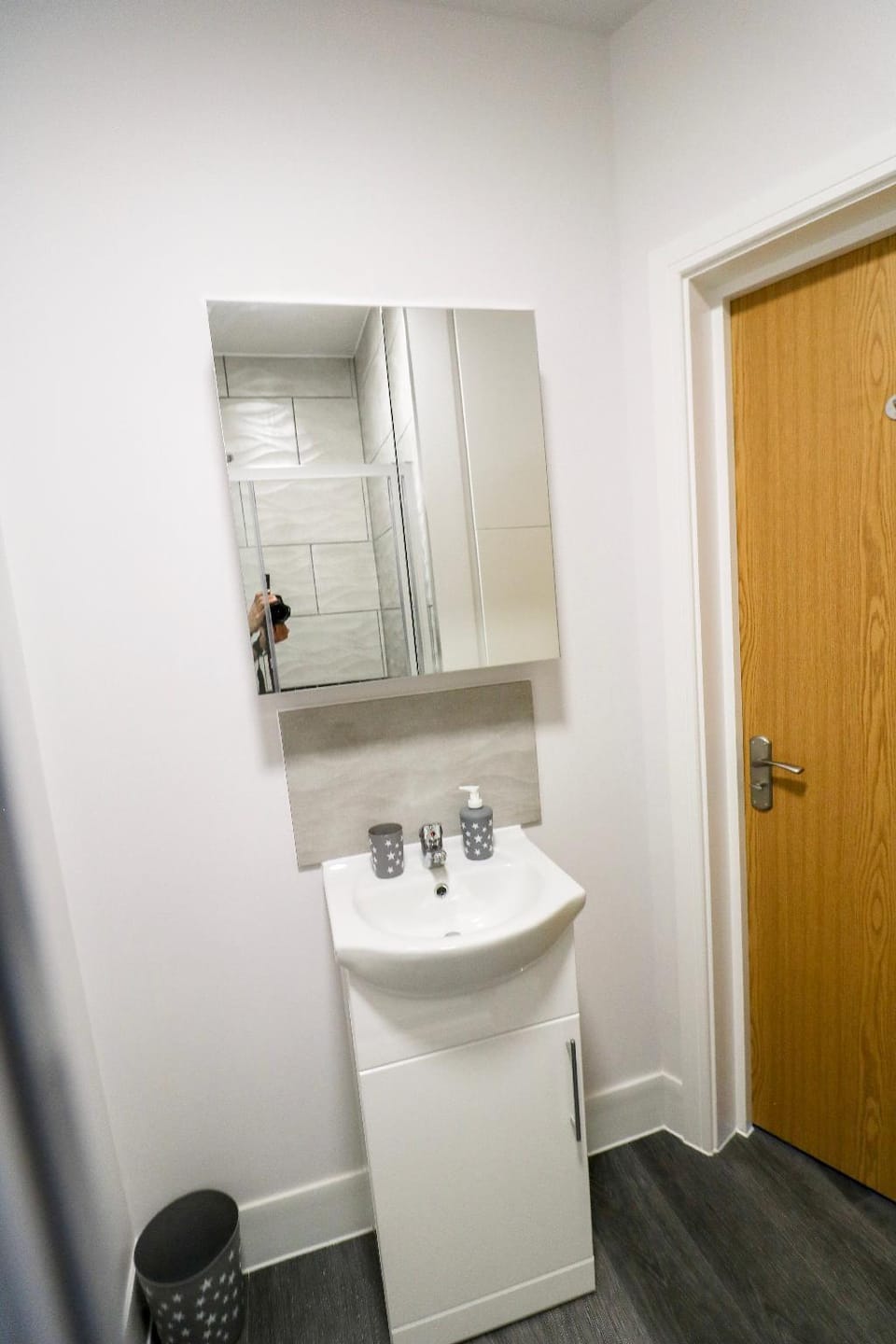 Stylish Studio Kingsbury F3 Apartment in Edgware
