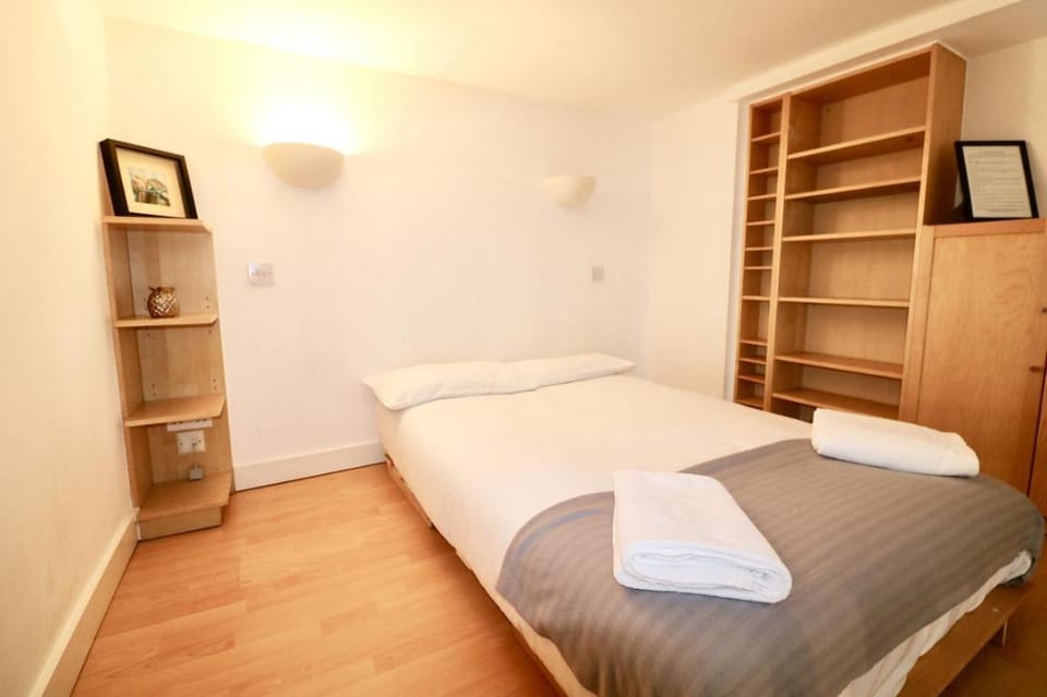 Flat 16 · Charming Split Level Studio Hyde Park P Apartment in City of Westminster