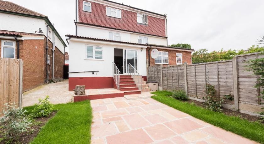 18 Forest Gate-NEW Apartment in Edgware