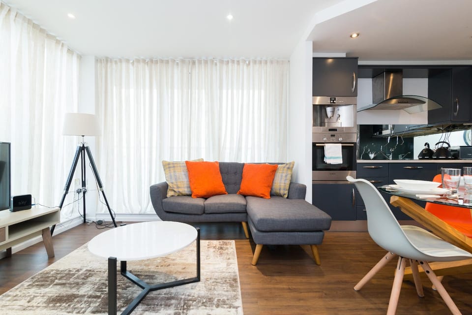 Skyview by Austin David Apartments Apartment in London