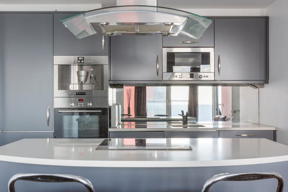 Hoola Cove by Austin David Apartments Apartment in London