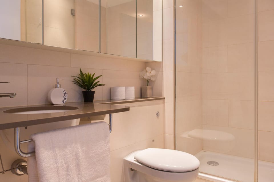 Hoola Cove by Austin David Apartments Apartment in London