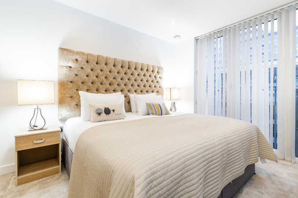 Waterside Bliss by Austin David Apartments Apartment in London