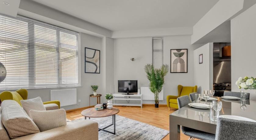 One bedroom Lawrence House Apartment, City Road Apartment in London Borough of Islington