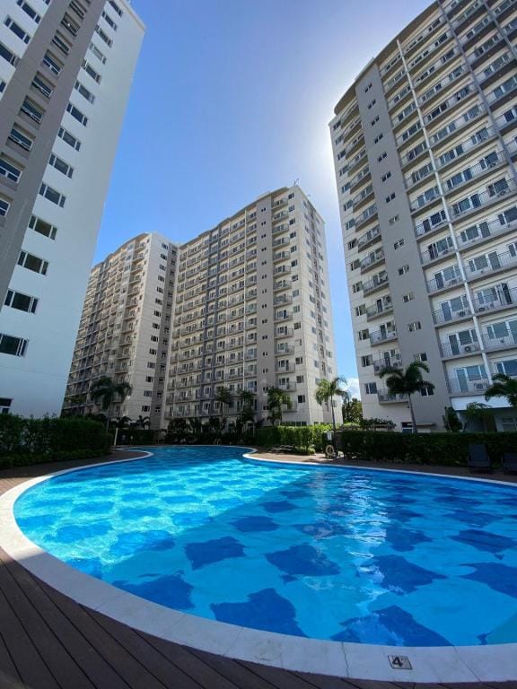 Cozy place in 1206 South Residences SM Southmall Apartment in Las Pinas