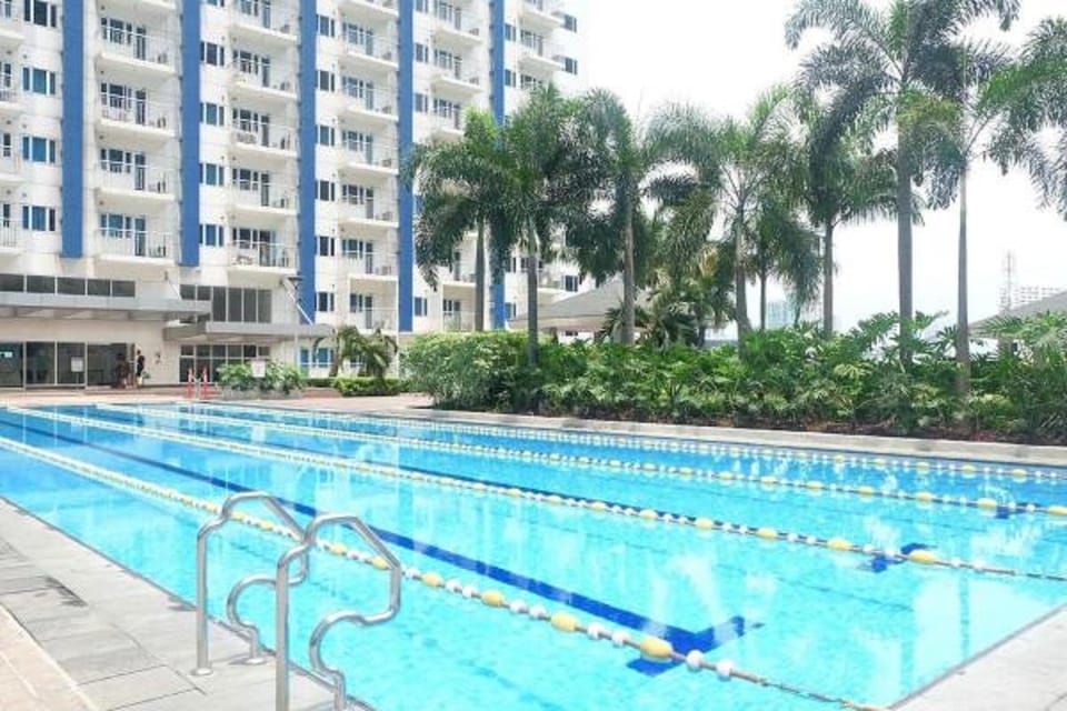 1 Bedroom w/ Balcony  Staycation - (SMDC Light) Apartment in Mandaluyong