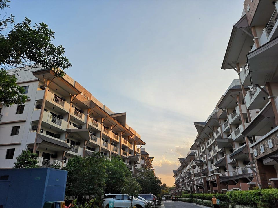 Siena Park Residences. Near AIRPORT, SM Bicutan Apartment in Paranaque